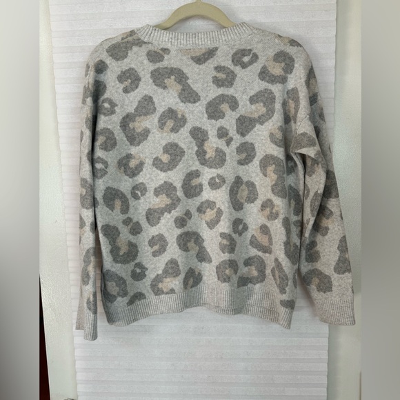 J.Jill Leopard Crew Neck Sweater Size XS Petite - Picture 4 of 8
